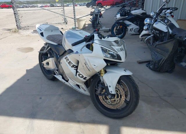 2006 HONDA CB