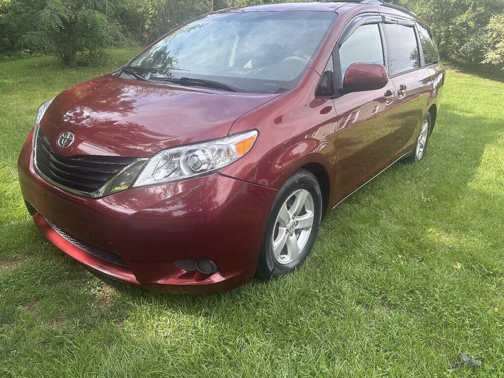 2013 TOYOTA Sienna