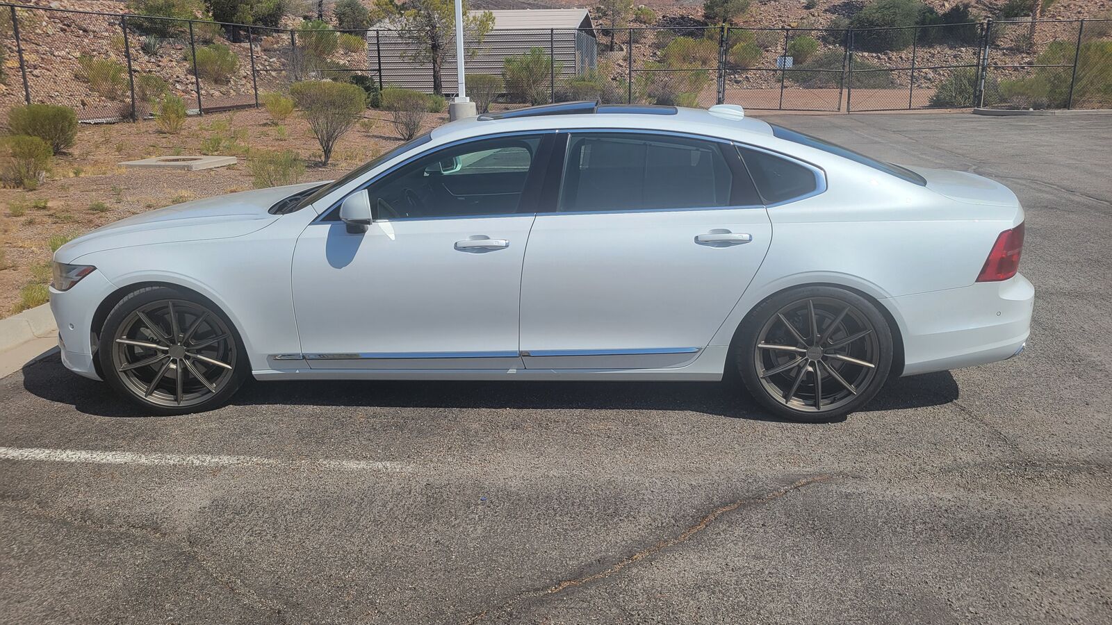 2018 VOLVO S90