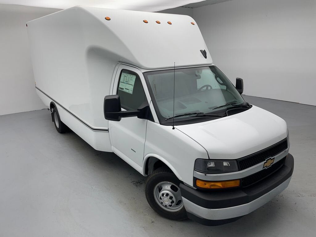 2026 CHEVROLET Express