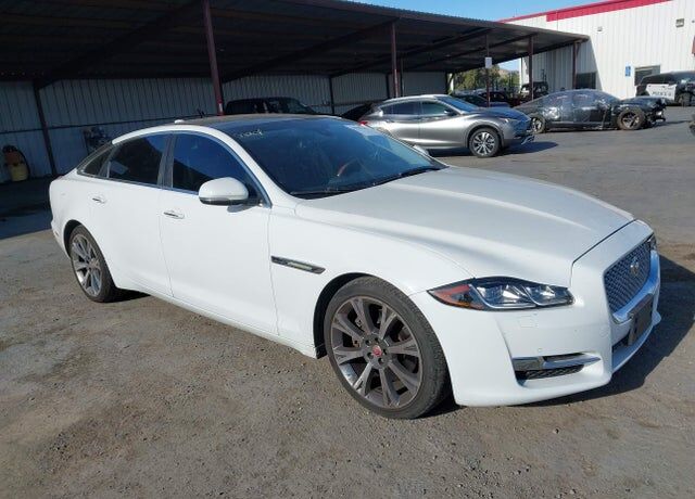 2016 JAGUAR XJ