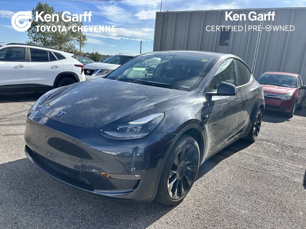 2024 TESLA Model Y