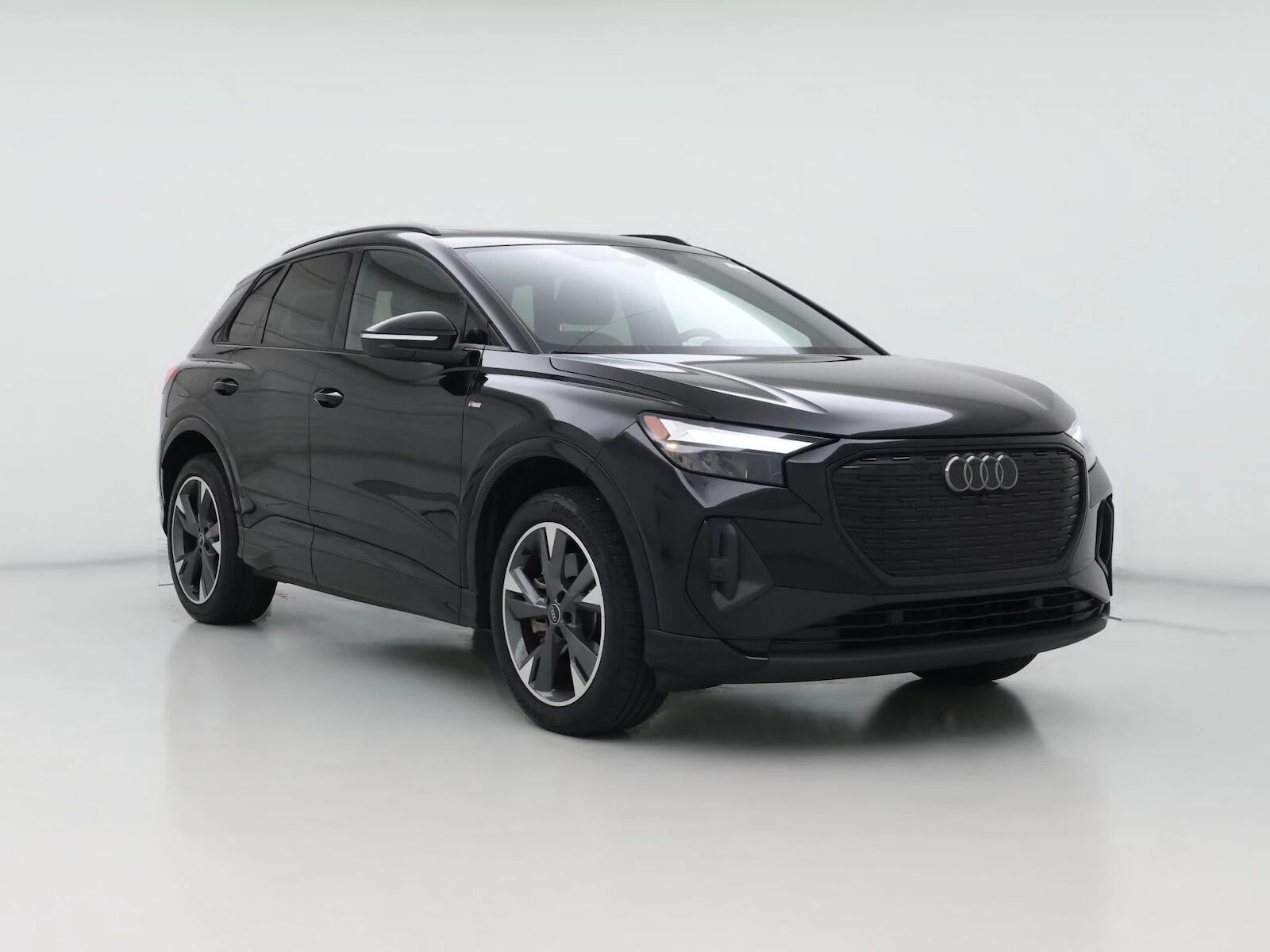 2023 AUDI Q4