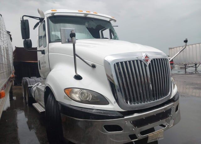 2015 INTERNATIONAL LF687