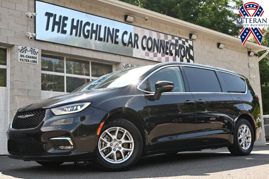 2023 CHRYSLER Pacifica
