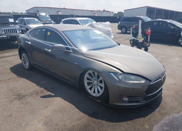 2016 TESLA Model S