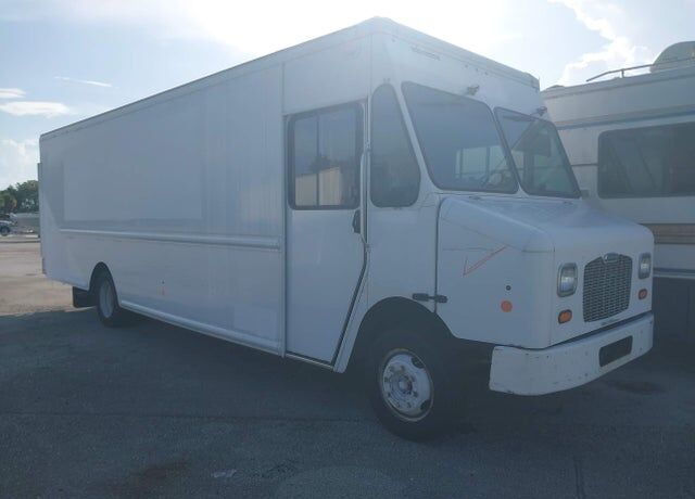 2014 FREIGHTLINER MT 55G Front Gasoline Engine Walk in Van Chassis