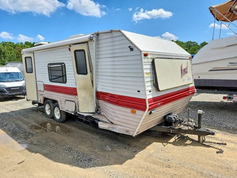 1993 SKYLINE CORPORATION Nomad