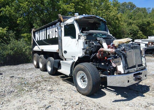 2016 KENWORTH T880