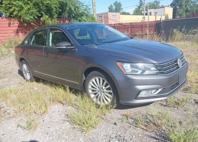 2016 VOLKSWAGEN Passat