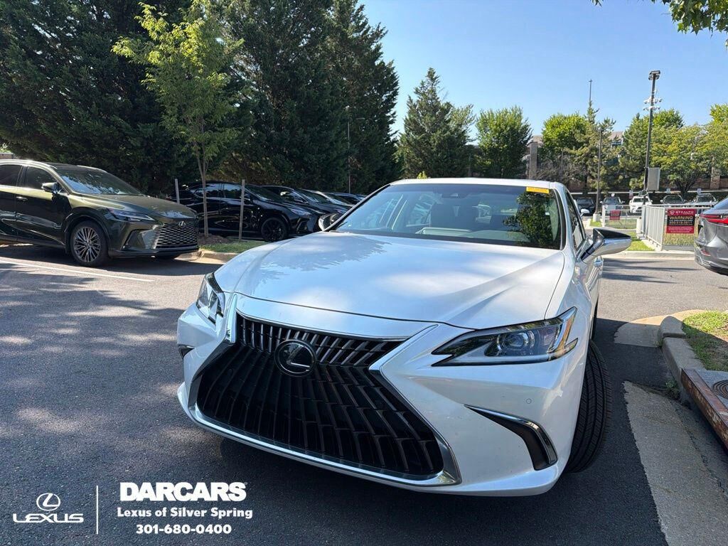 2025 LEXUS ES