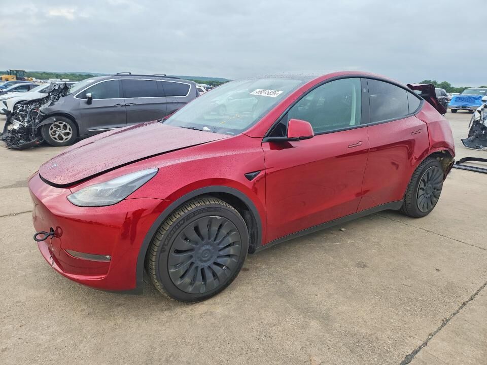 2024 TESLA Model Y