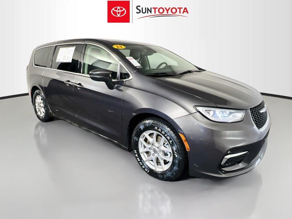2023 CHRYSLER Pacifica