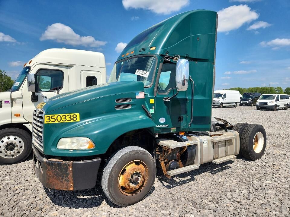 2016 MACK CXU
