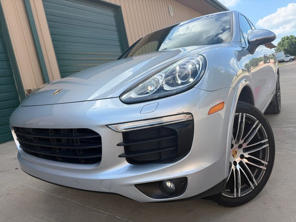 2017 PORSCHE Cayenne