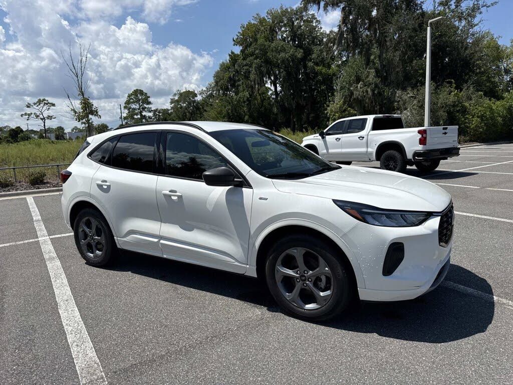 2024 FORD Escape