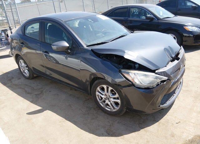 2017 TOYOTA Yaris