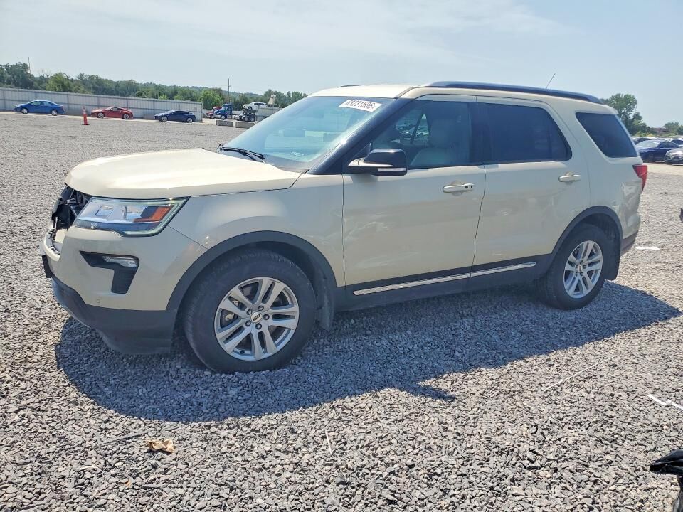 2018 FORD Explorer