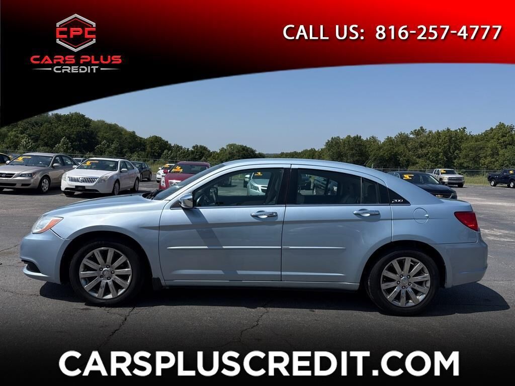 2013 CHRYSLER 200