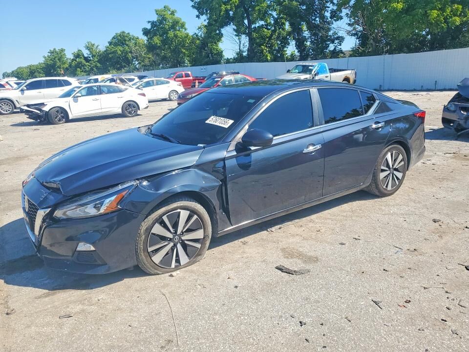 2022 NISSAN Altima