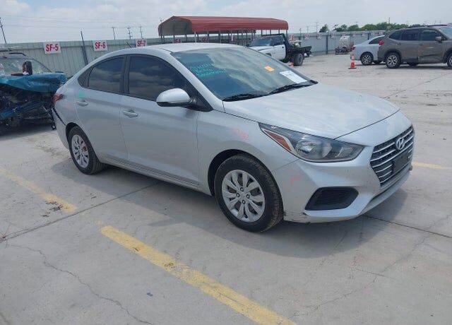 2022 HYUNDAI Accent