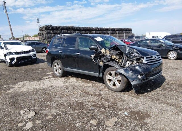 2013 TOYOTA Highlander