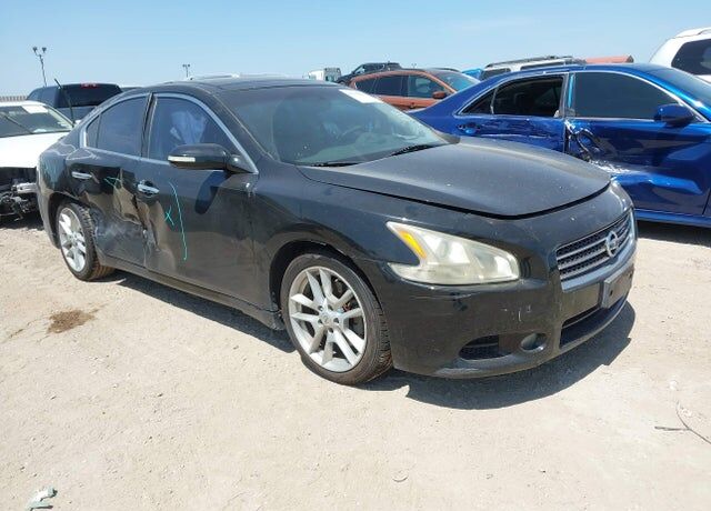 2010 NISSAN Maxima