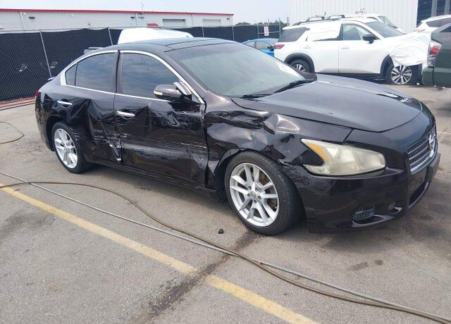 2010 NISSAN Maxima