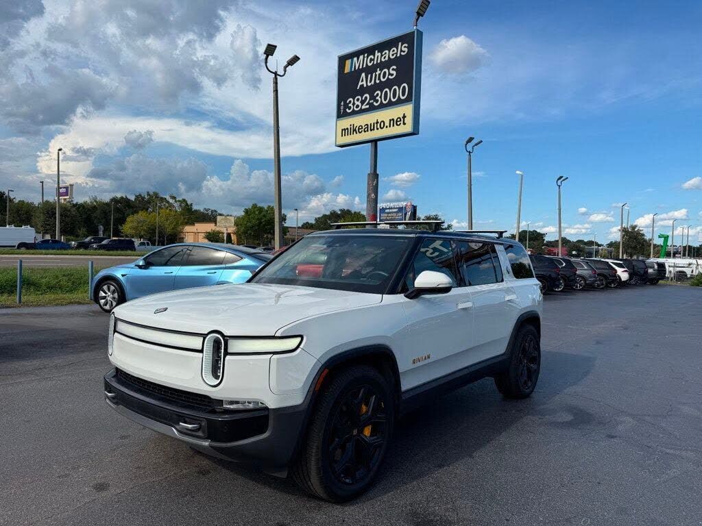 2022 RIVIAN R1S