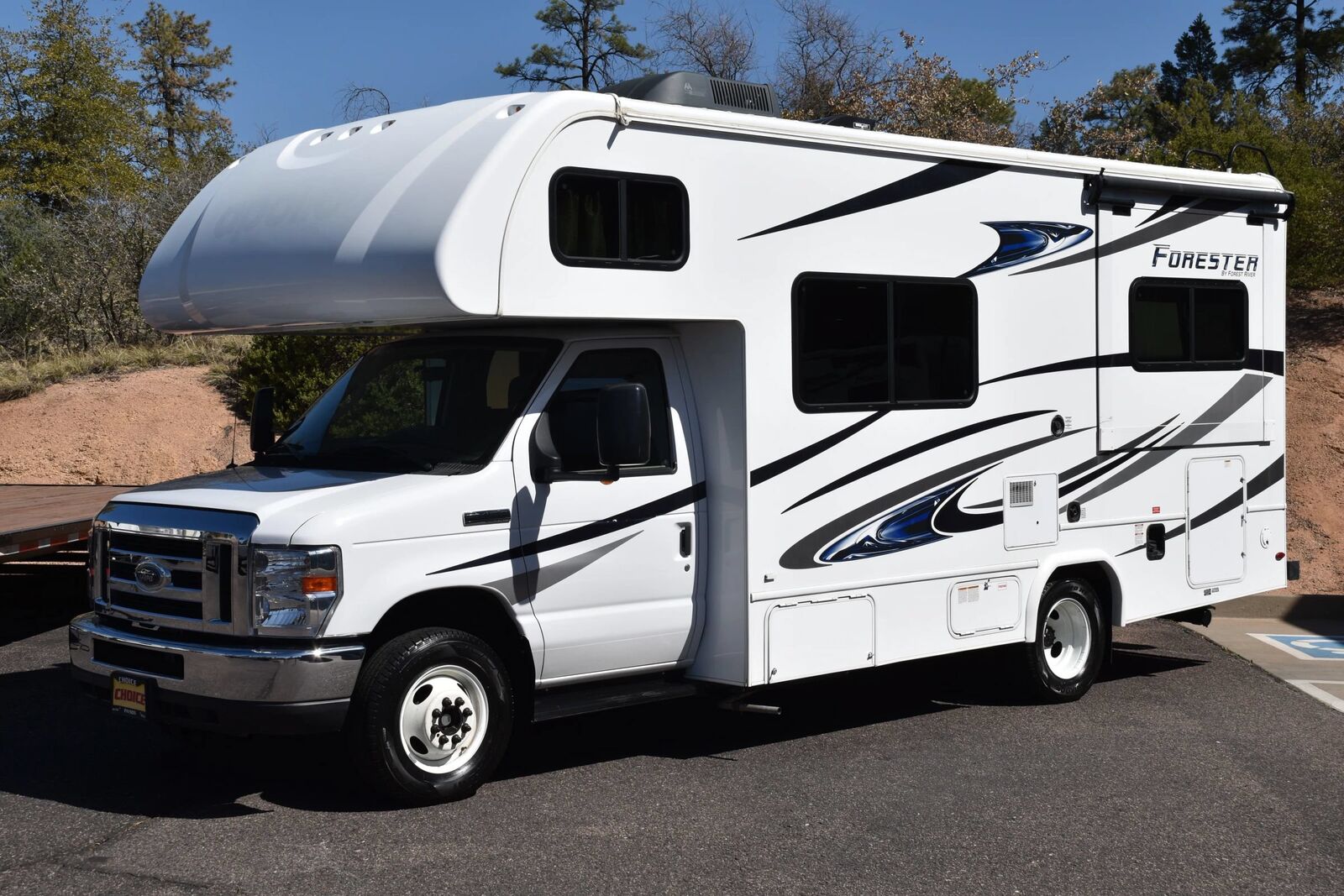 2019 FORD E-450