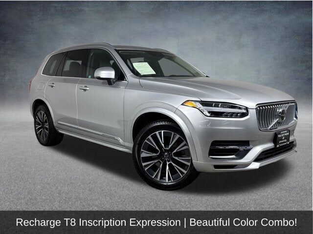2022 VOLVO XC90