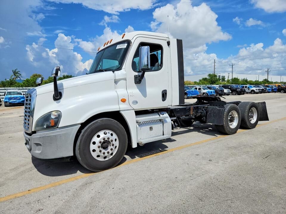 2018 FREIGHTLINER Cascadia