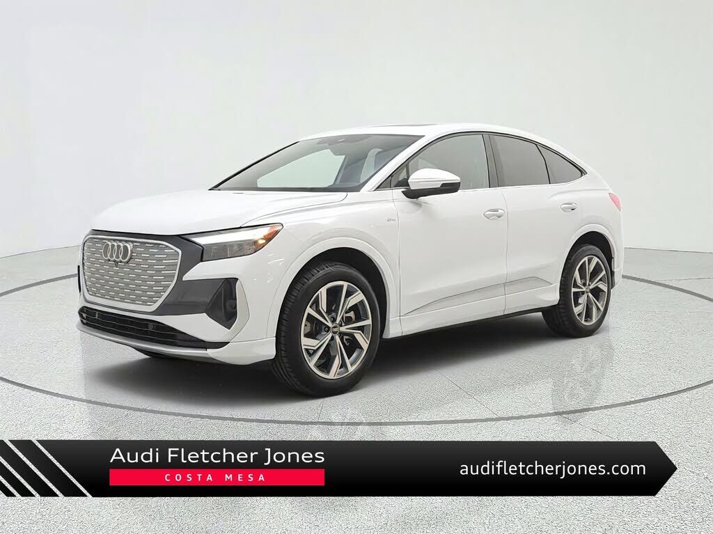 2023 AUDI Q4