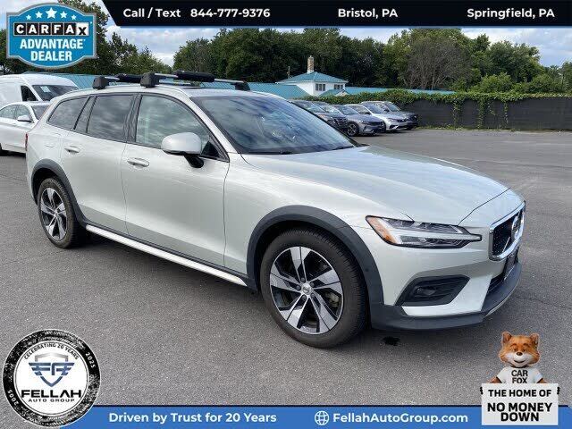 2021 VOLVO V60CC