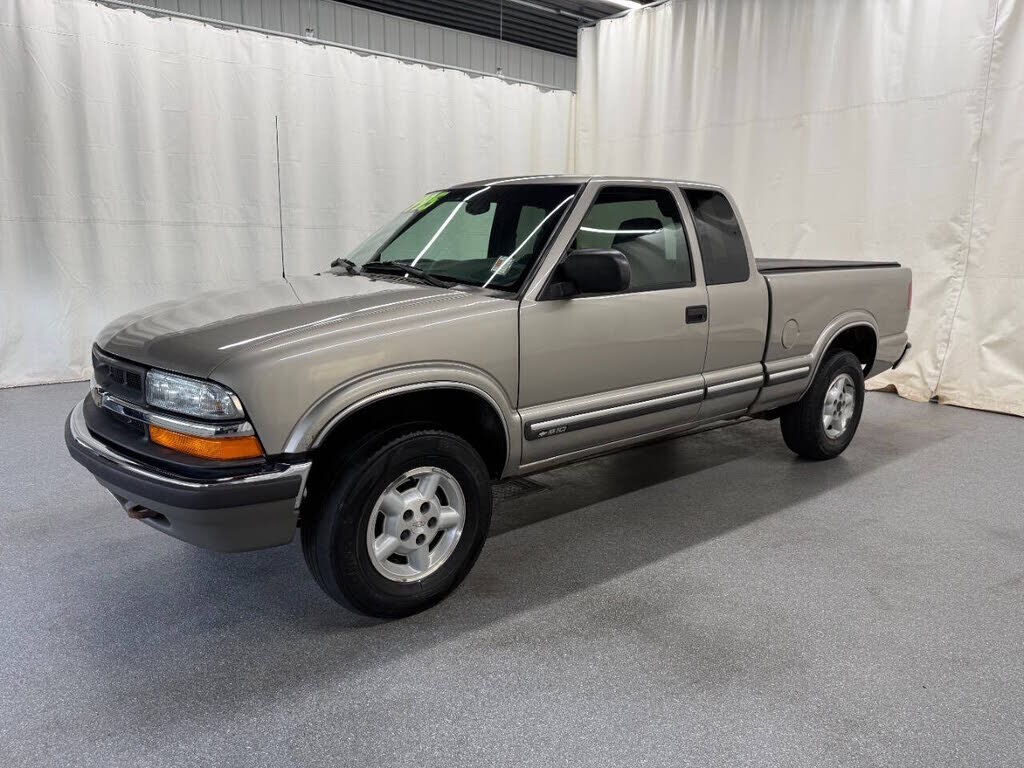 2002 CHEVROLET S-10 Pickup