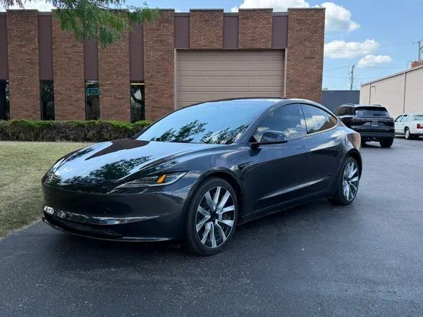 2024 TESLA Model 3