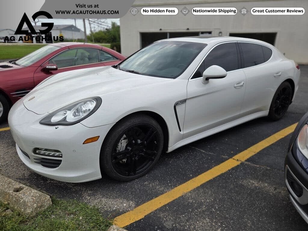 2011 PORSCHE Panamera