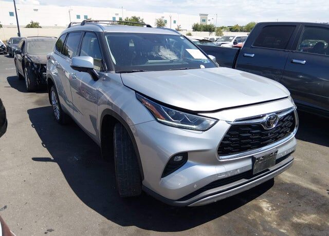 2024 TOYOTA Highlander