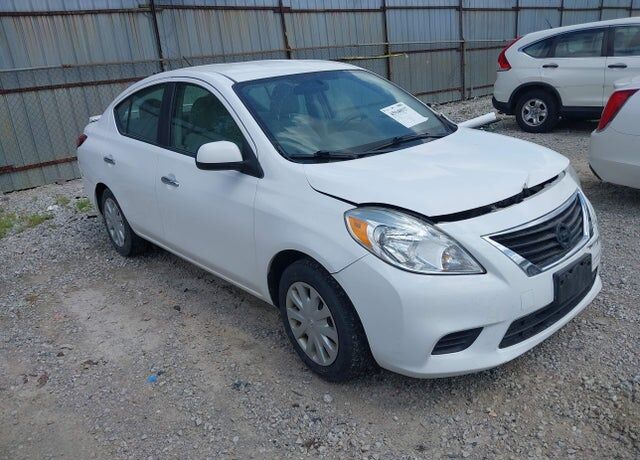 2013 NISSAN Versa
