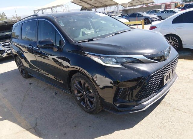2022 TOYOTA Sienna