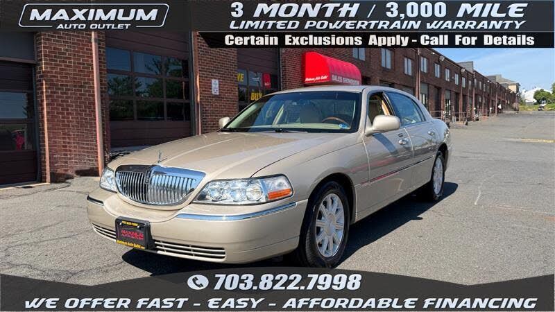 2011 LINCOLN Town Car