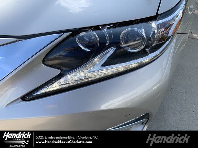 2018 LEXUS ES