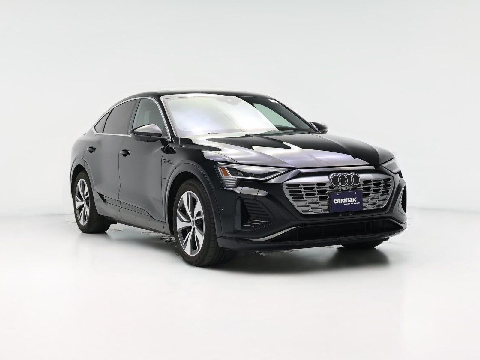 2024 AUDI Q8