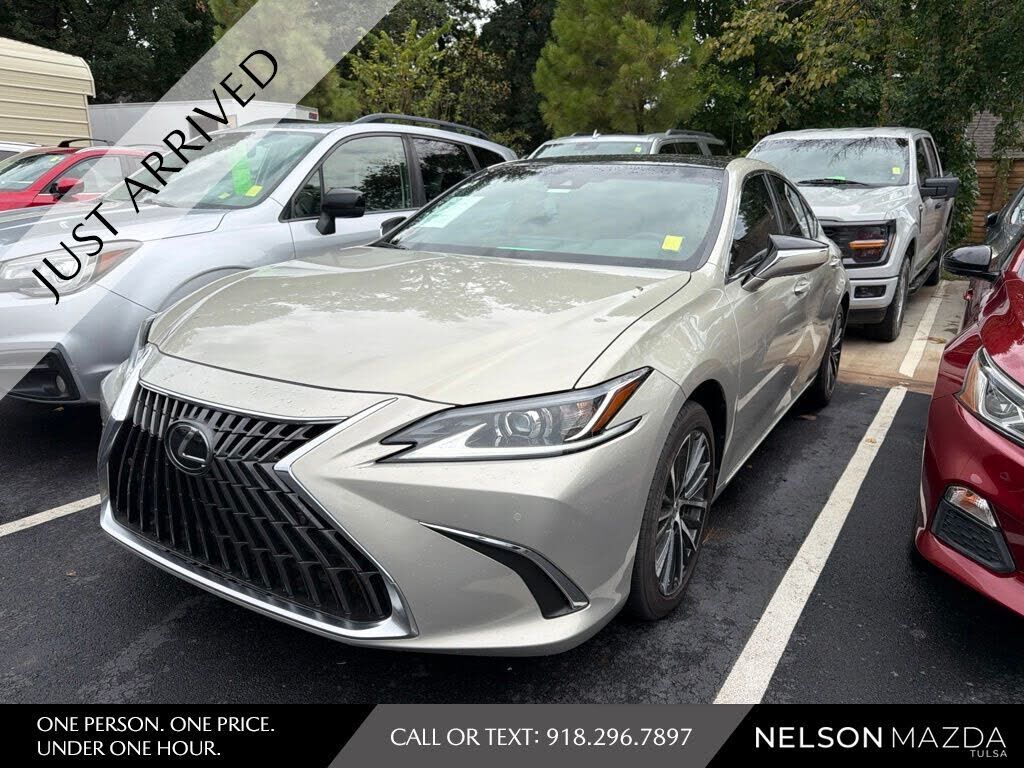 2024 LEXUS ES