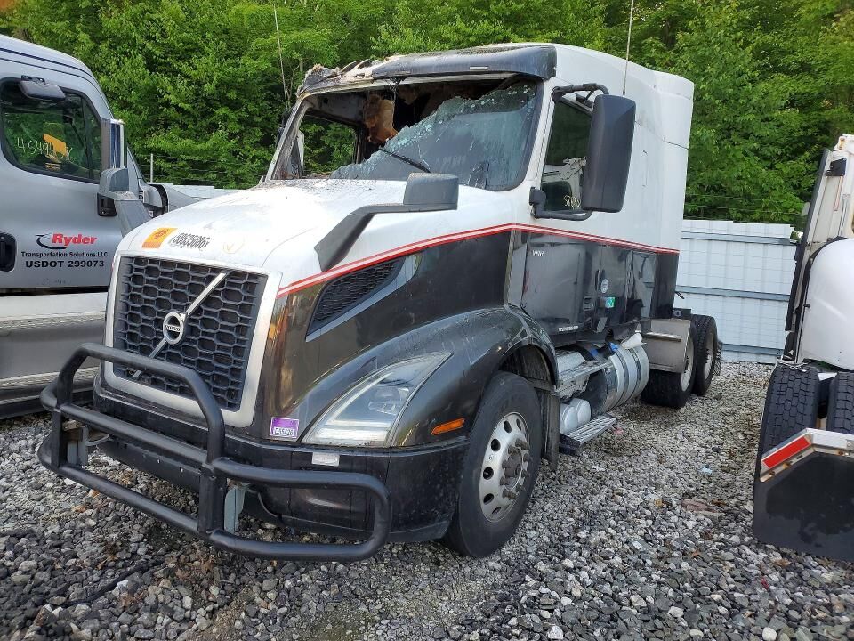 2019 VOLVO TRUCK VNR