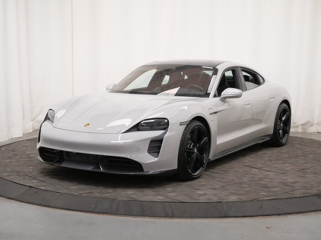 2022 PORSCHE Taycan