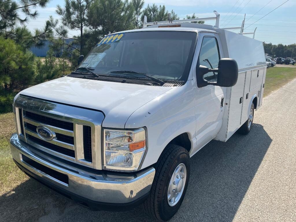 2017 FORD E-350