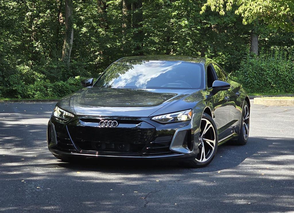 2022 AUDI e-tron