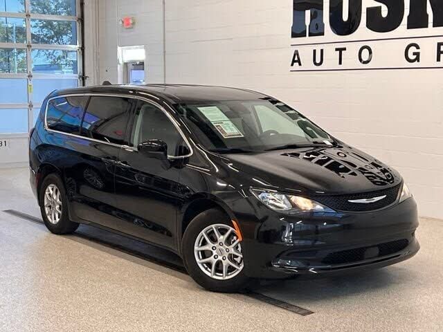 2024 CHRYSLER Voyager