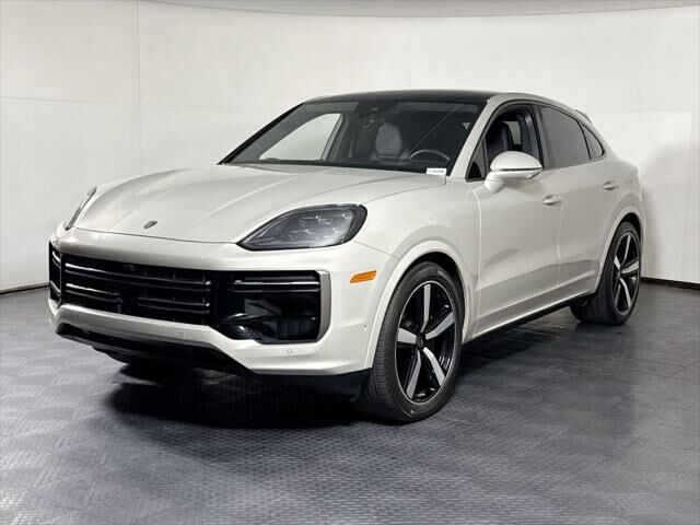 2025 PORSCHE Cayenne